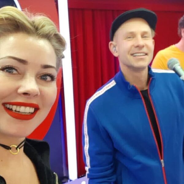 Онлайн-концерт Мити Фомина и группы Hi-Fi