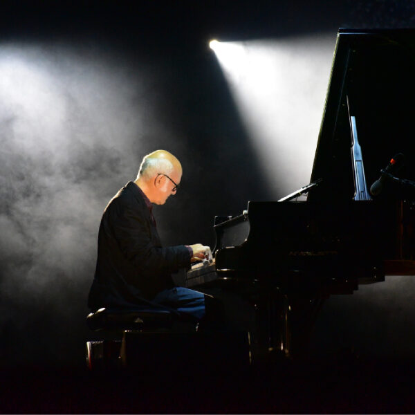 Концерт Людовико Эйнауди «Seven Days Walking»