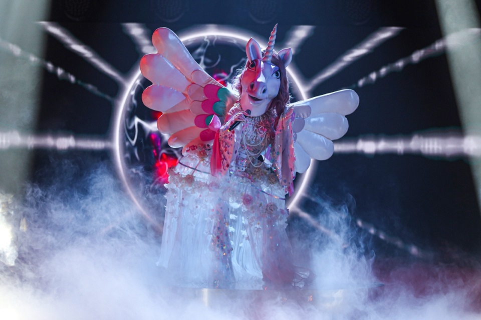 Кто скрывался под маской Единорога на шоу «Маска-2021»: В проекте осталась только одна женщина