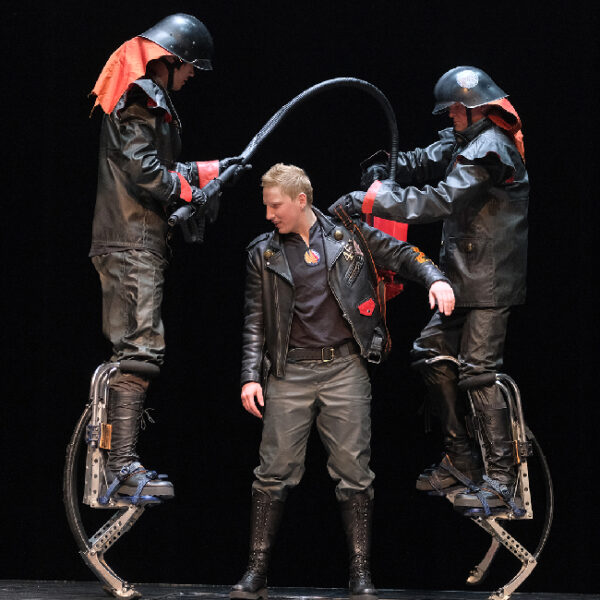 Спектакль «451 по Фаренгейту» в театре «Et Cetera»