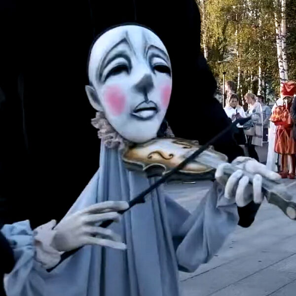 Спектакль «Театр в кармане» в пространстве «19:01 на Кристалле» в ...