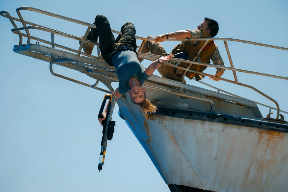 Рецензия на фильм «Мир Юрского периода: Возрождение» (2025): что хорошего и плохого в ленте, где Скарлетт Йоханссон гоняется за динозаврами