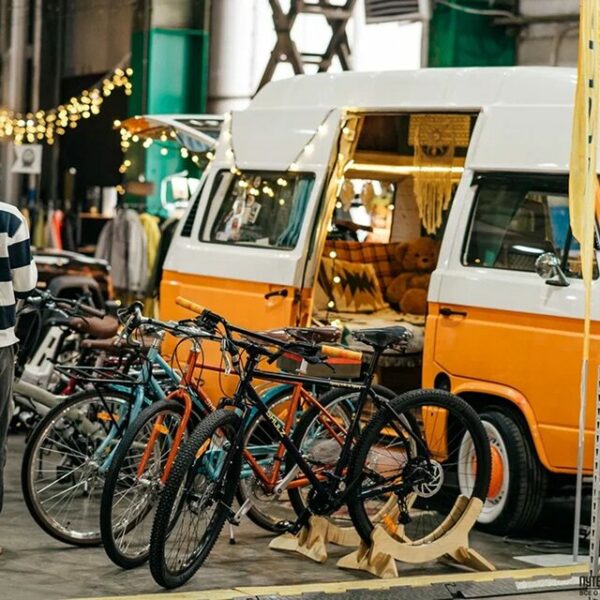 Выставка «Путешествуй и точка»