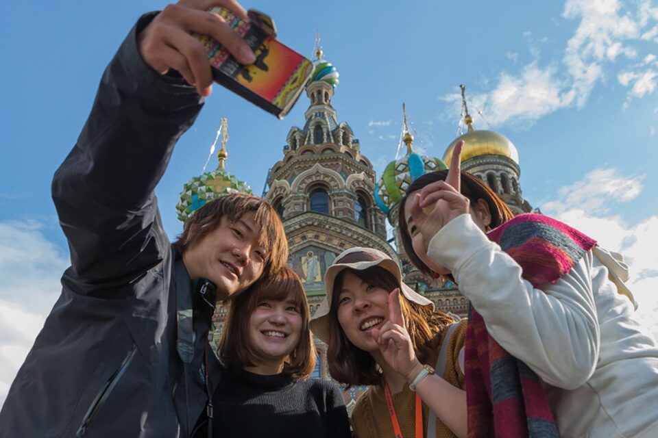 21 лучшая идея, куда сходить на выходных в Санкт-Петербурге 19 и 20 апреля: концерт Антохи МС, неделя моды и Garage Sail