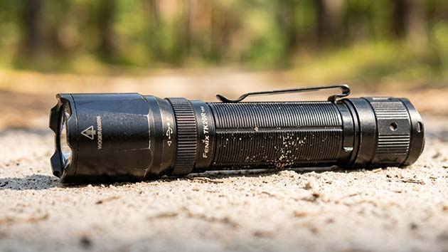 Fenix TK20R V2.0. Фото: Татьяна Фадеева / Нейросеть
