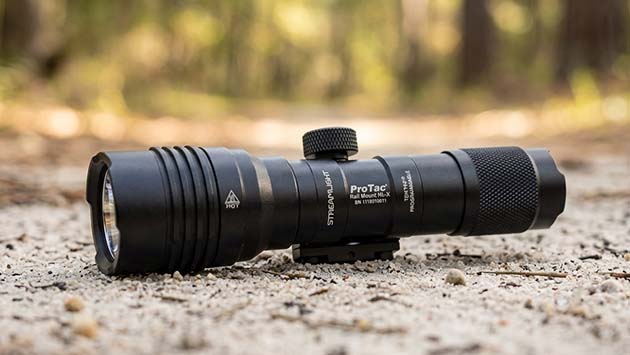 Streamlight ProTac Rail Mount HL-X. Фото: Татьяна Фадеева / Нейросеть