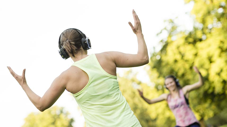 Лучшие наушники для спорта 2025 года