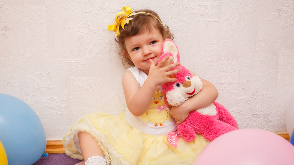 150+ идей, что подарить девочке на 2 года