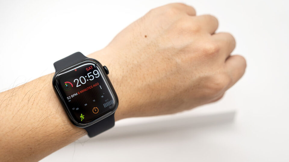 Apple Watch 12 сохранит дисплей OLED LTPO3 от предыдущей версии. Фото: Wongsakorn 2468 / Shutterstock / Fotodom