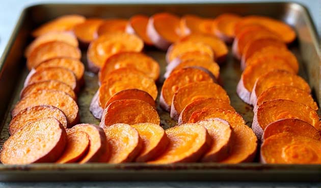 Запеченный в духовке батат