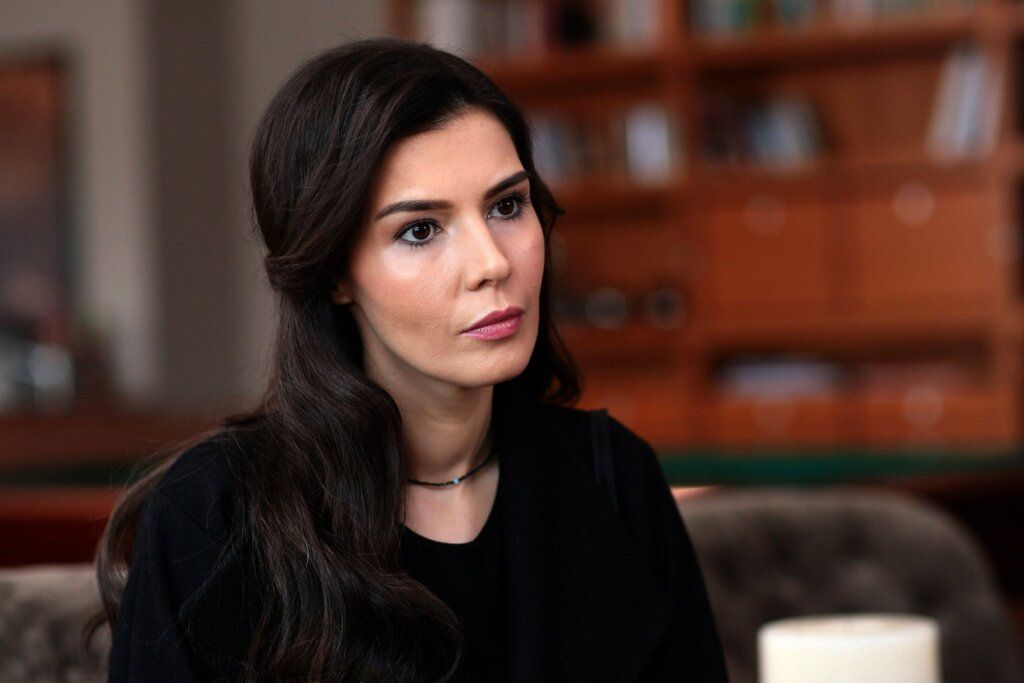 Сериал «Любовь против судьбы». Элиф – женщина заслужившая свое счастье