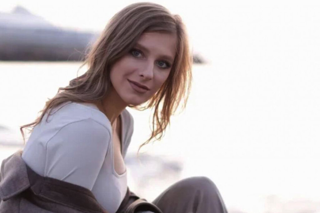 Лиза Арзамасова невероятно похорошела