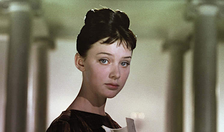 Измена Збруева, тяжелая болезнь  дочери: куда исчезла красавица-актриса Людмила Савельева