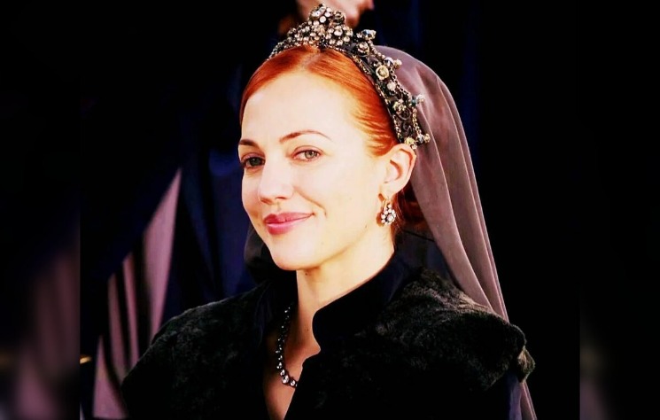 Мерьем Узерли облаченная в кожу посетила закрытую вечеринку в Москве