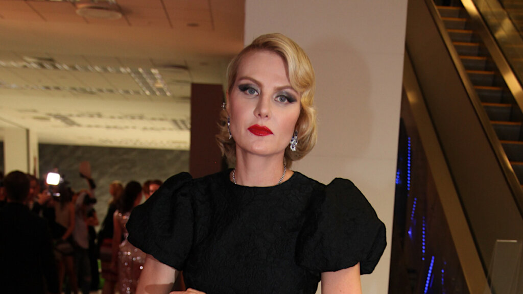 Рената Литвинова огорошила признанием: «Не приеду… И прошу прощения»