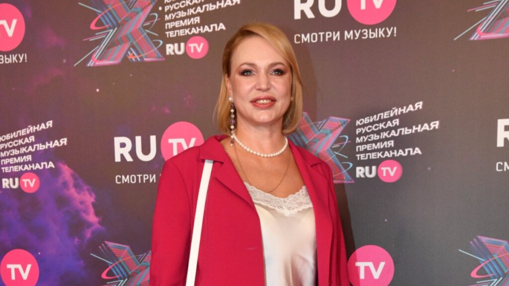 Ведущей Алле Довлатовой перекроили лицо