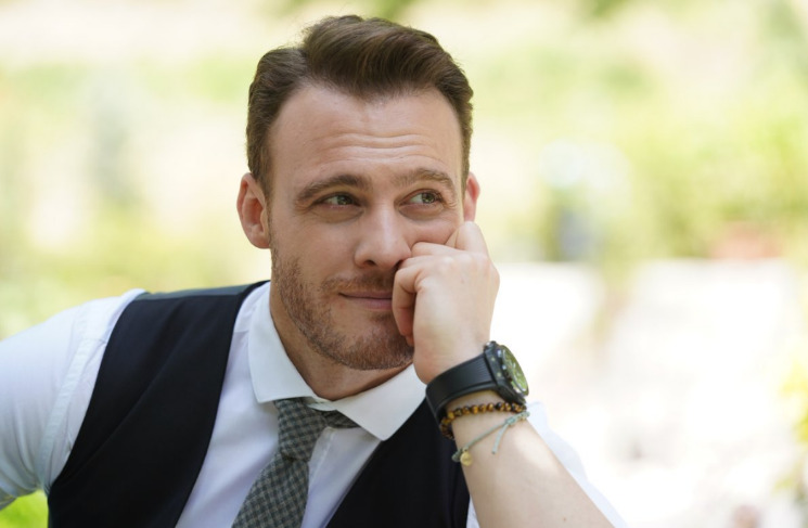 Керем Бюрсин рассказал, как планирует отметить свое 35-летие