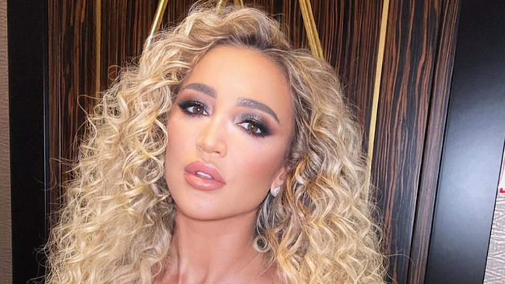 Ольга Бузова после откровенных танцев на шесте экстренно улетела из России в неизвестном направлении