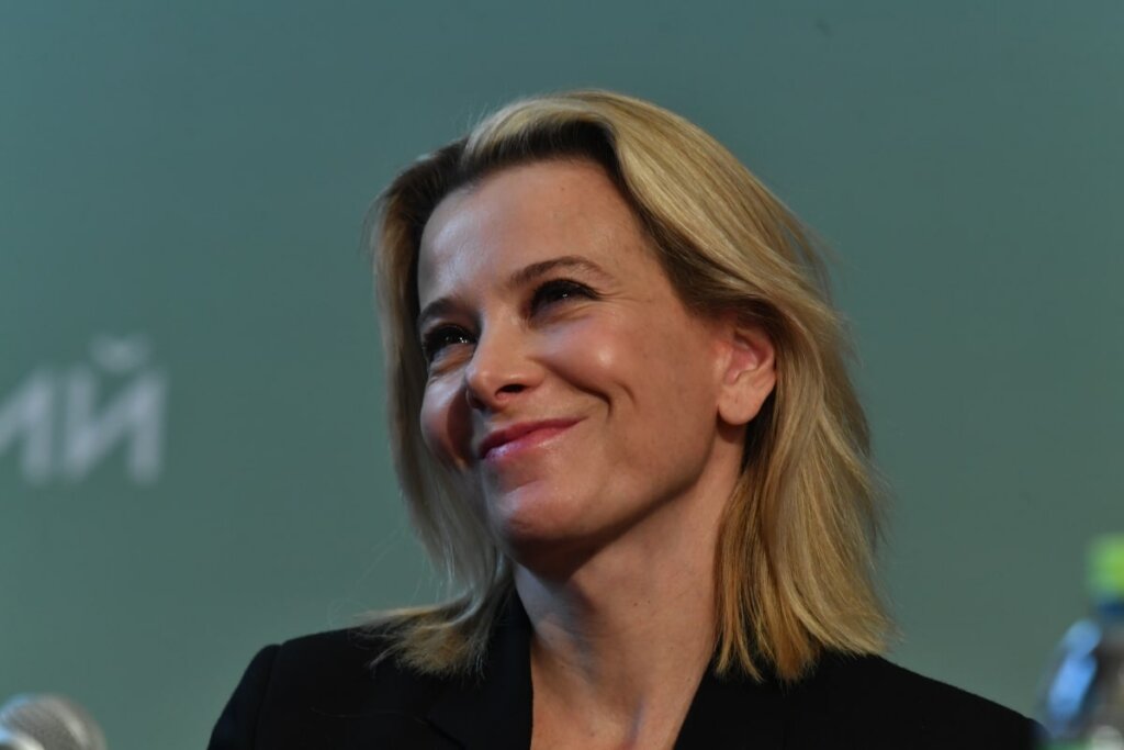 Новости шоу-бизнеса: богатый покровитель Бузовой, несчастье Высоцкой и новый удар по Макеевой