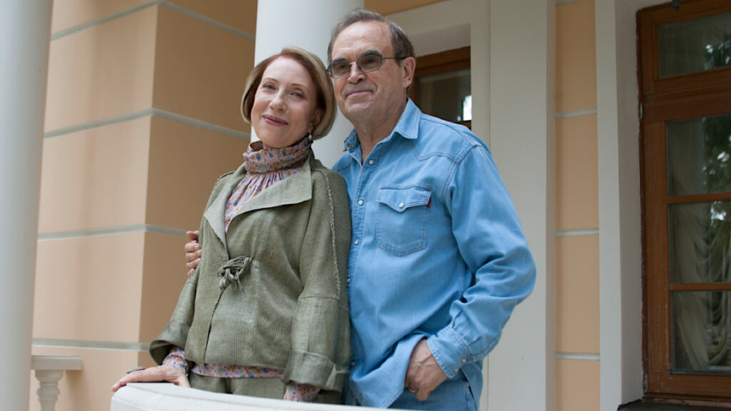 Режиссеры, которые снимали жен в своих фильмах: От «Капельника» до «Горько!»