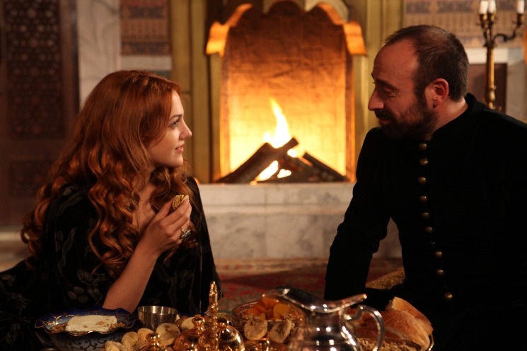 Хюррем в «Великолепном веке» сама толкала Сулеймана в объятия других женщин