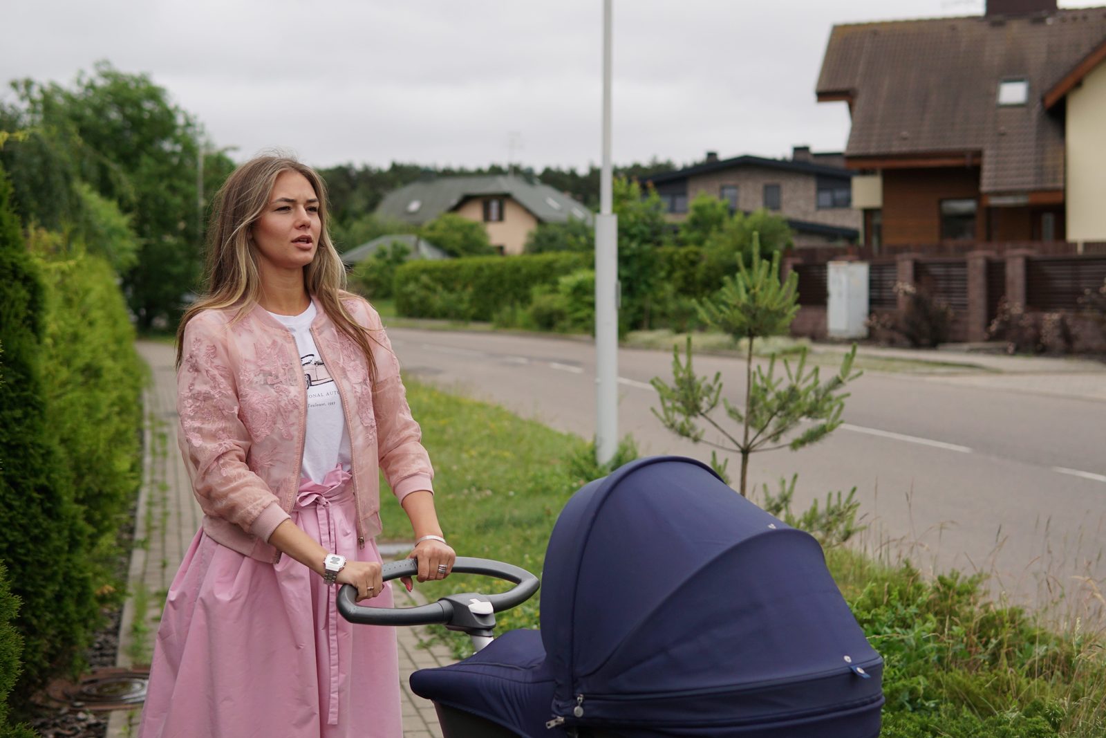 Затаив дыхание 1 сезон (2024): дата выхода, трейлер, фото, актеры сериала