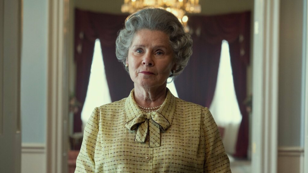 В сериале «Корона» советника Ельцина сыграл Александр Васильев, бывший журналист «Комсомольской правды»