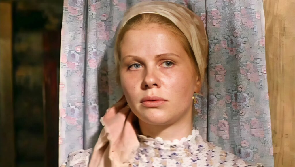 Перестала сниматься и уехала из России: куда пропала красавица из «Вечного зова» Яна Друзь