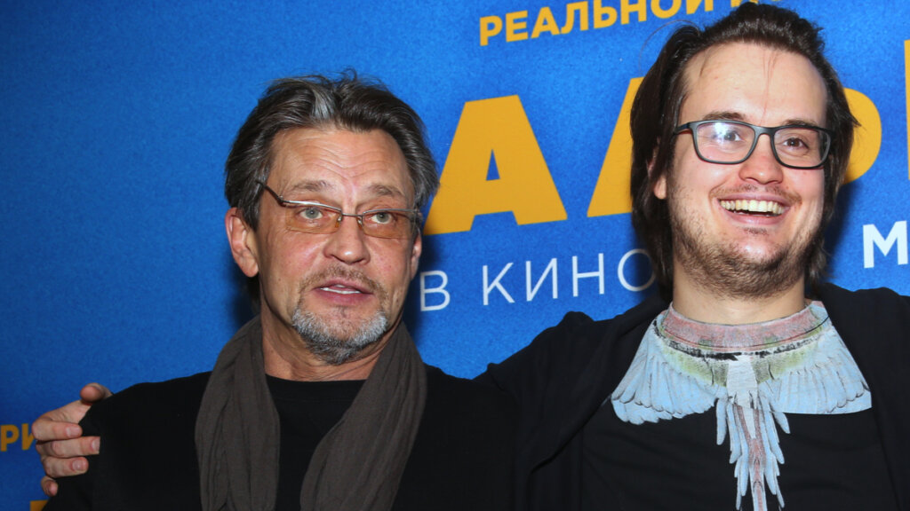 С сыном Александра Домогарова случился срыв из-за больной раком мамы