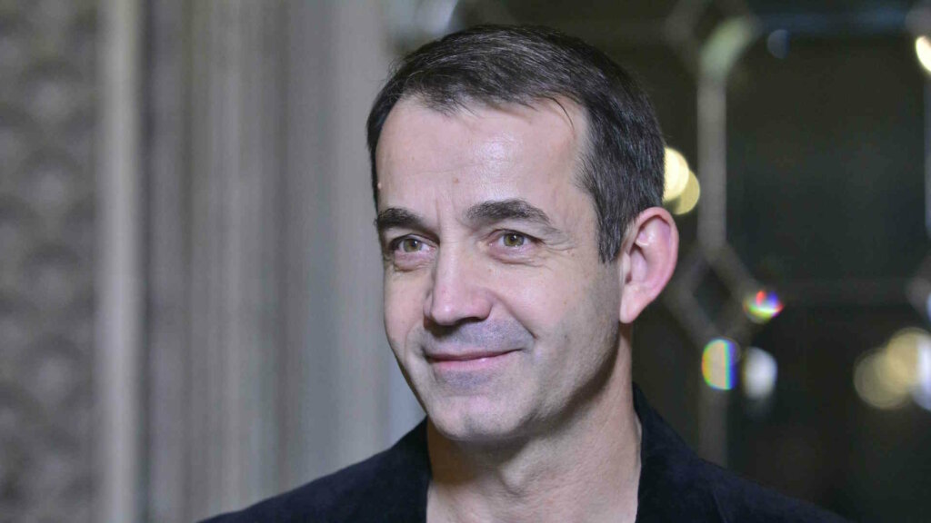 Дмитрий Певцов: «Анатолий Белый предатель, уйдет скитаться бомжом либо вернется в Россию»