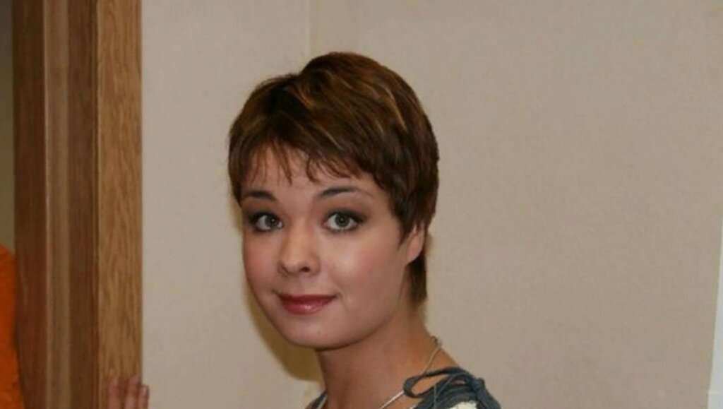 Брат сыгравшей Лену Полено в «Счастливы вместе» Юлии Захаровой прервал молчание о ее состоянии