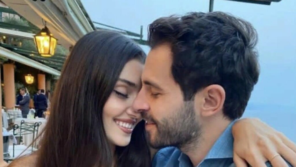 Ханде Эрчел трогательно поздравила Хакана Сабанджи с днем рождения и днем Святого Валентина