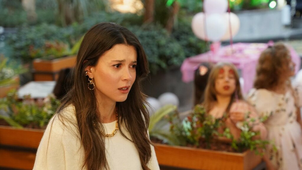 Буче Бусе Кахраман покидает сериал «Зимородок» по собственному желанию