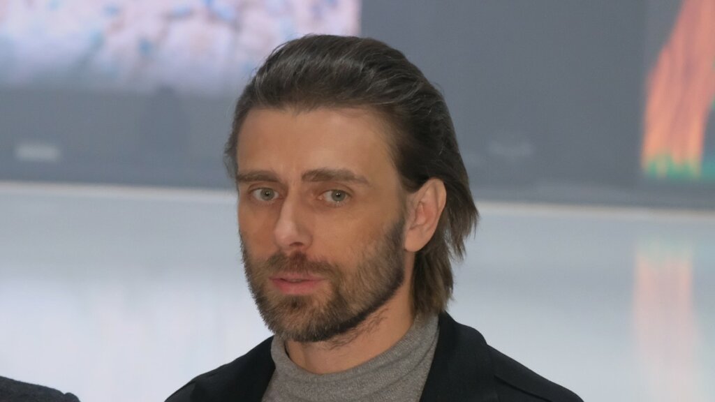 Петр Чернышев с почерневшим лицом каждый день ходит на могилу Анастасии Заворотнюк