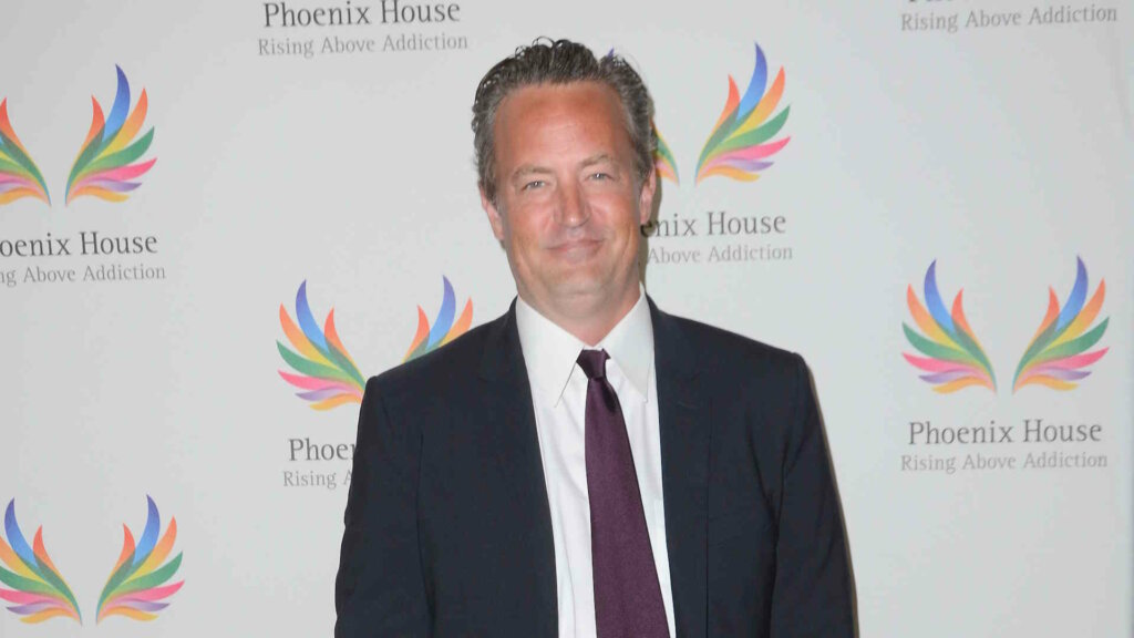 Появились подробности смерти Мэттью Перри: задержаны пять человек