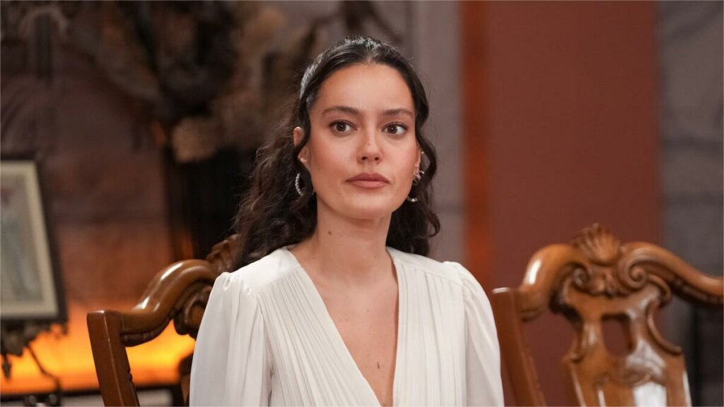 Дияр угрожает Сейран: описание 9 серии третьего сезона «Зимородка»