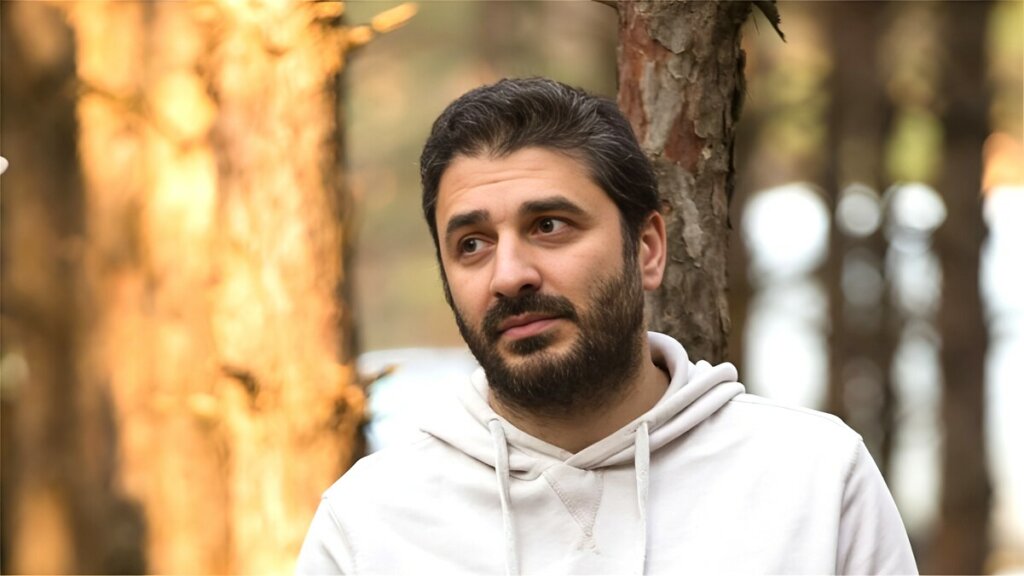 Униженный Сарик Андреасян рвет и мечет: напал на Николая Картозию