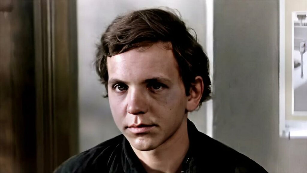 Сыграл главную роль в фильме «Шла собака по роялю» и не дожил до премьеры: трагедия актера Александра Фомина