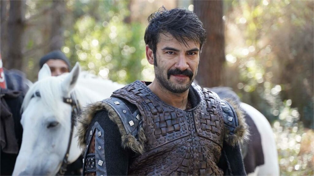 44-летний турецкий актер Рюзгар Аксой впервые стал отцом (фото)