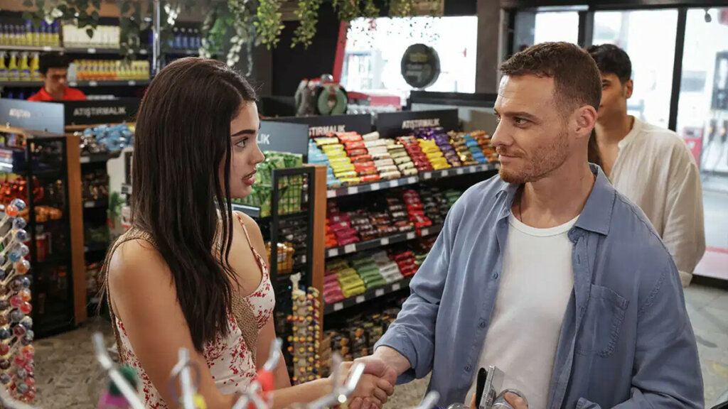 Аяқ тарататын порно фото