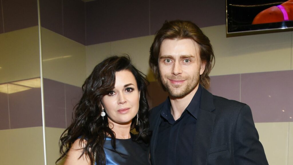 Подробности личной жизни вдовца Анастасии Заворотнюк: вот кто с ним рядом