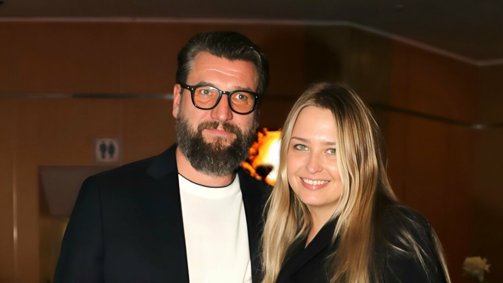 Александр Устюгов вывел в свет молодую жену, которая младше его на 17 лет