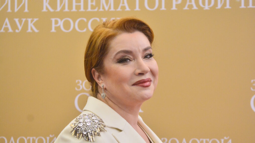 Подробности неудачной пластики Веры Сотниковой: актриса раскрыла правду