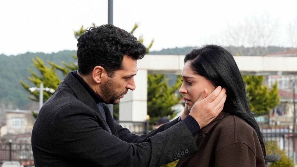 Опасный любовник Беррак: Описание 16 серии «Роз и грехов»