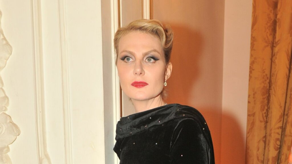 «Пошлая бредятина»: Рената Литвинова резко высказалась о двух новых сериалах