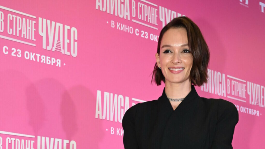 Разведенная Паулина Андреева уехала из России с известным музыкантом