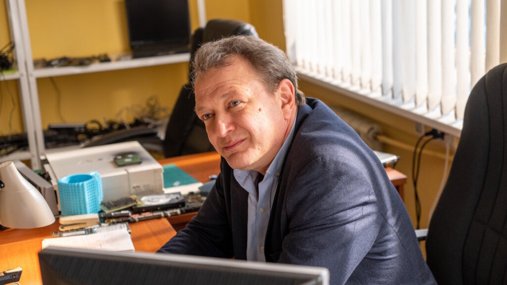 Молодая жена Марата Башарова высказалась о скандальном прошлом актера