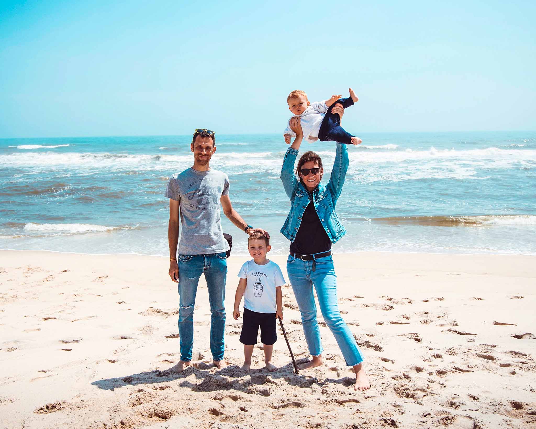 семья на пляже