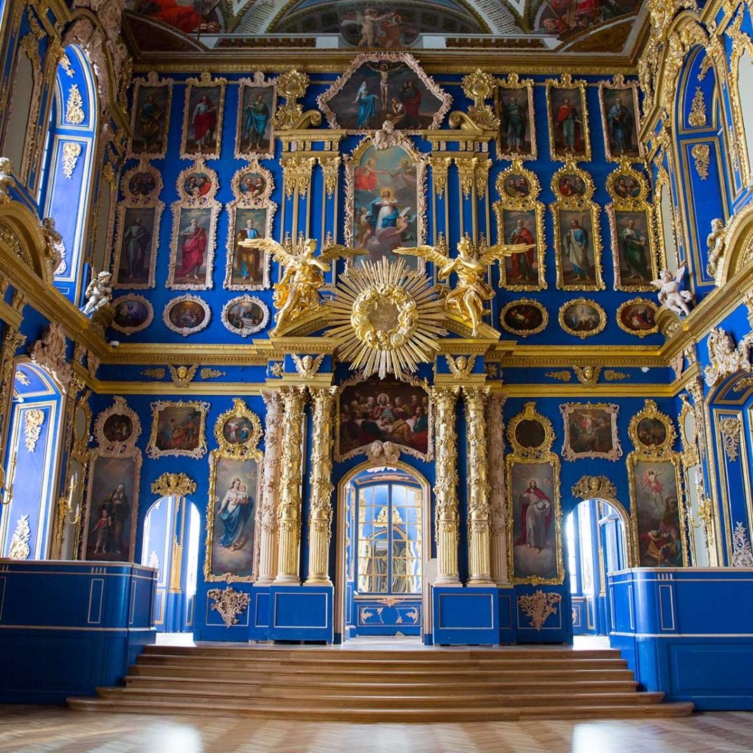 интерьер церкви воскресения христова в царском селе после реставрации