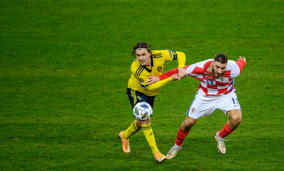 Яркий представитель РПЛ на Евро - хорватский полузащитник ЦСКА Никола Влашич (справа) Фото: Global Look Press